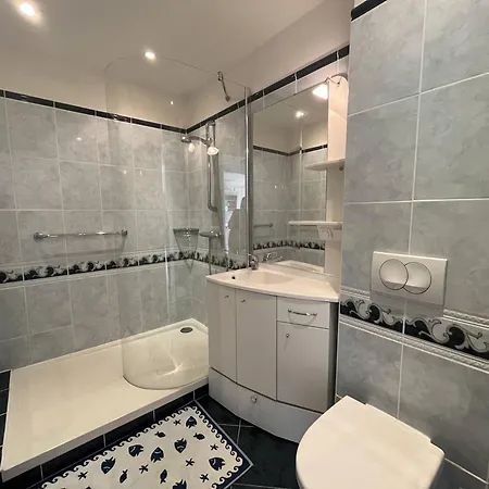 Moderne 2* Avec Balcon, Centre St Palais, Parking Securise - Fr-1-738-38 * 생팔레쉬르메르