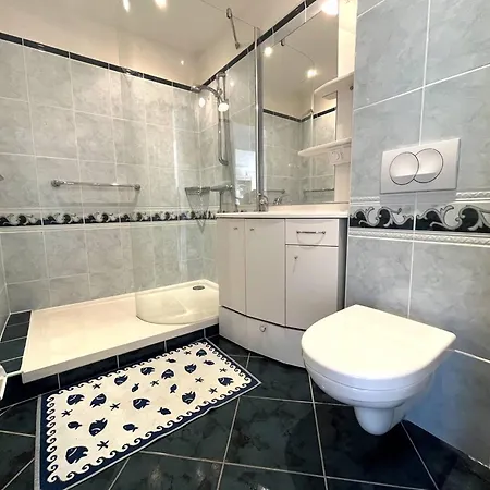 Moderne 2* Avec Balcon, Centre St Palais, Parking Securise - Fr-1-738-38 *