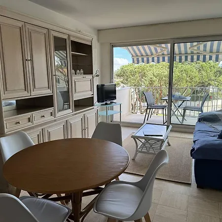 Appartement Moderne 2* Avec Balcon, Centre St Palais, Parking Securise - Fr-1-738-38
